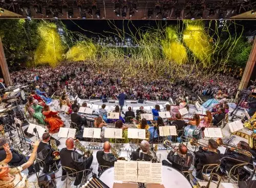 AndrC3A9Rieus2026SummerConcertVivaMaastricht_134251431173371099_big-cine_deskt.webp