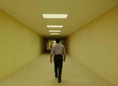 Backrooms_134247730314979178_big-cine_deskt.webp